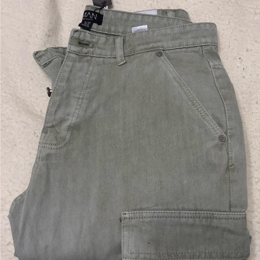 Boohoo Olive Men's Cargo Pants - Picture 10 of 11